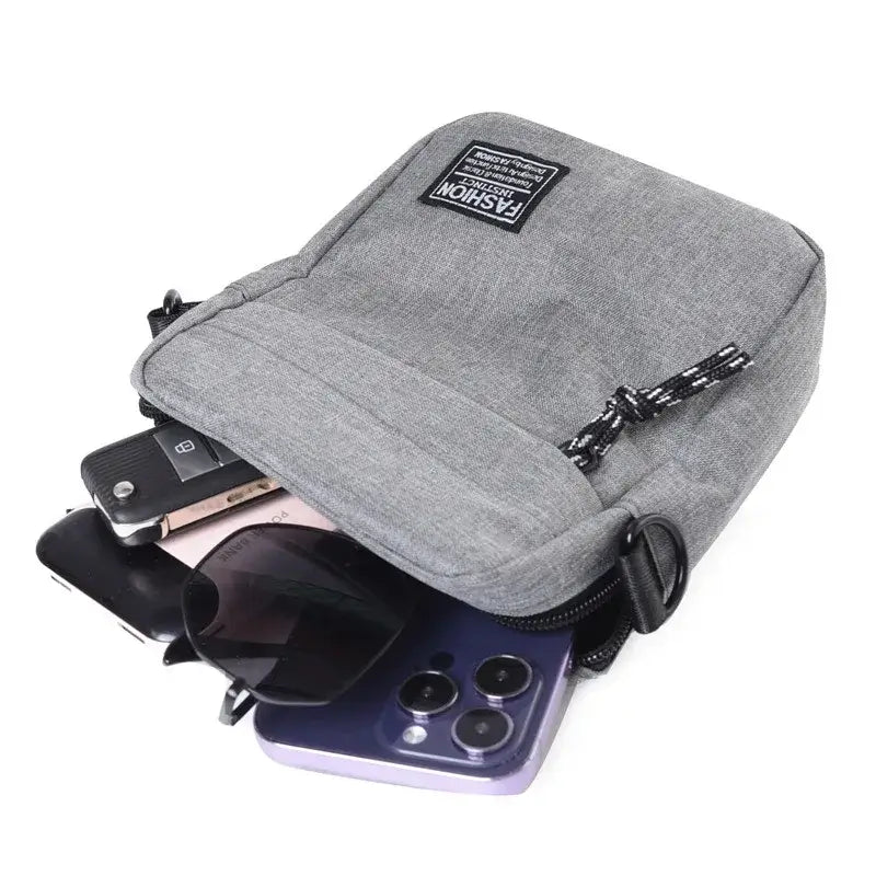 Petit sac à bandoulière pour homme compact